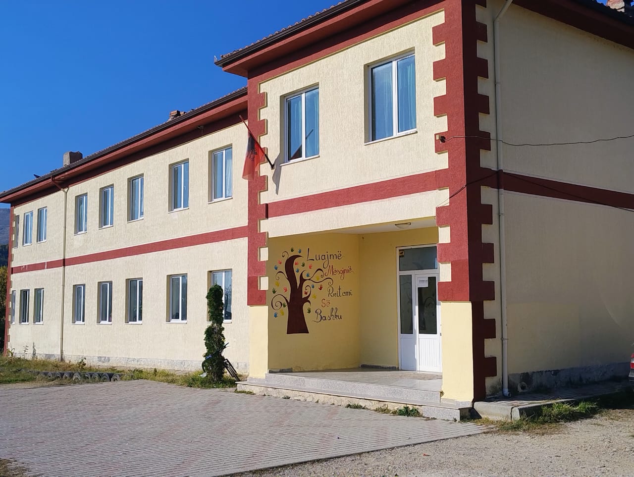 Pamje e Shkollës 9-vjeçare Shqitas (Çaushli)